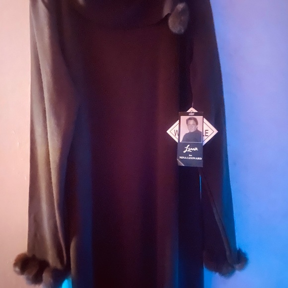 SiZe Medium - Picture 3 of 3